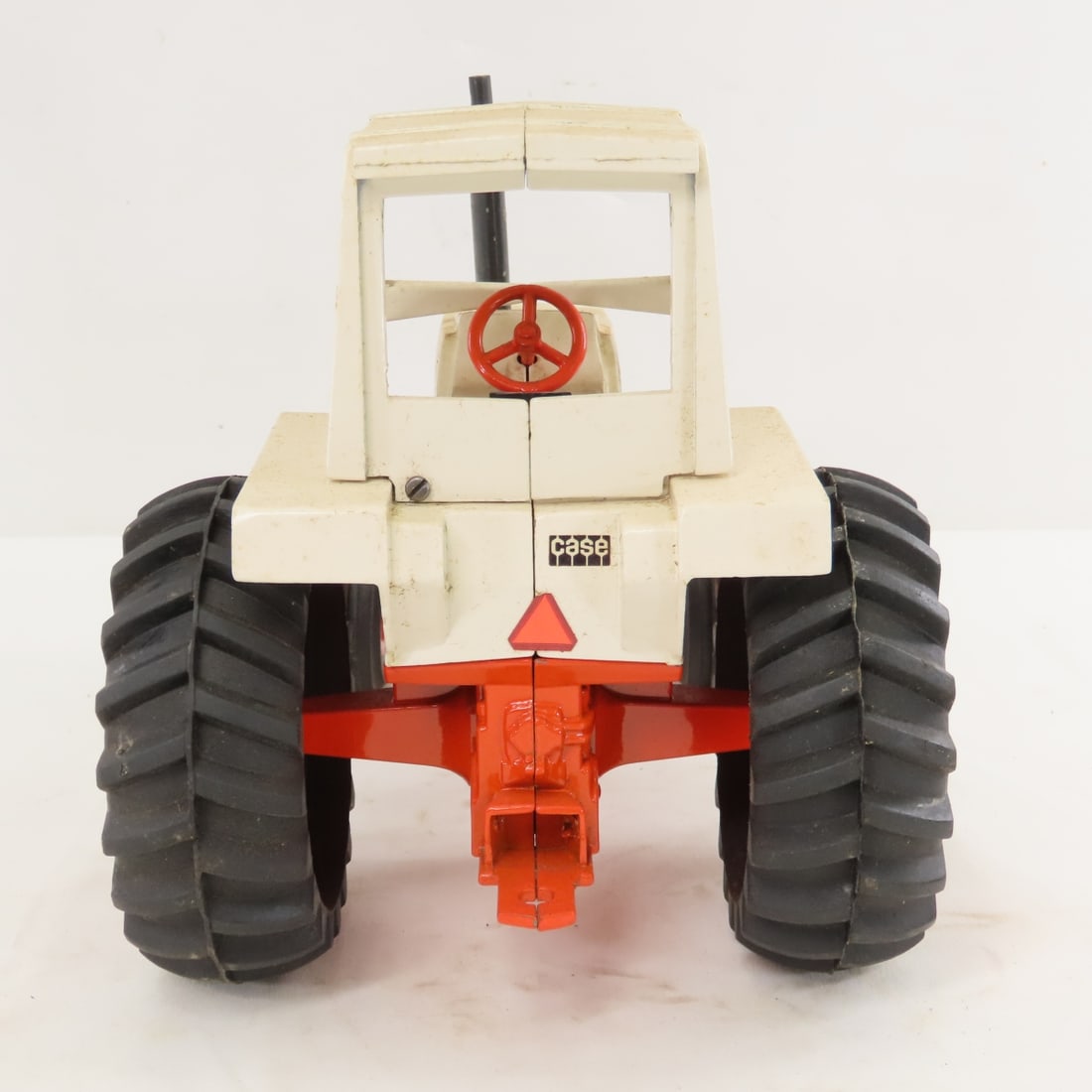 ERTL CASE Agri-King 1070 WF Tractor with Cab - 4