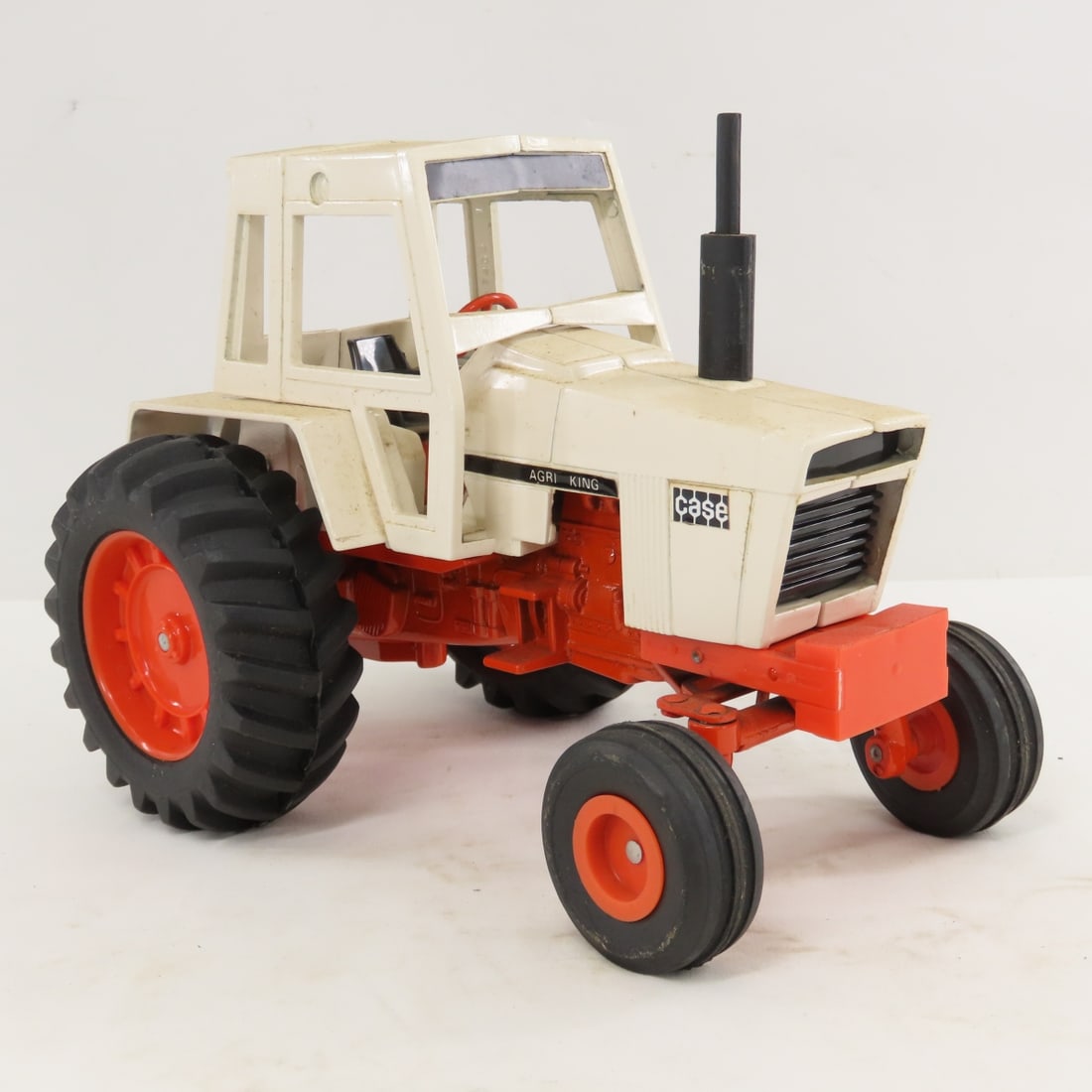 ERTL CASE Agri-King 1070 WF Tractor with Cab - 7
