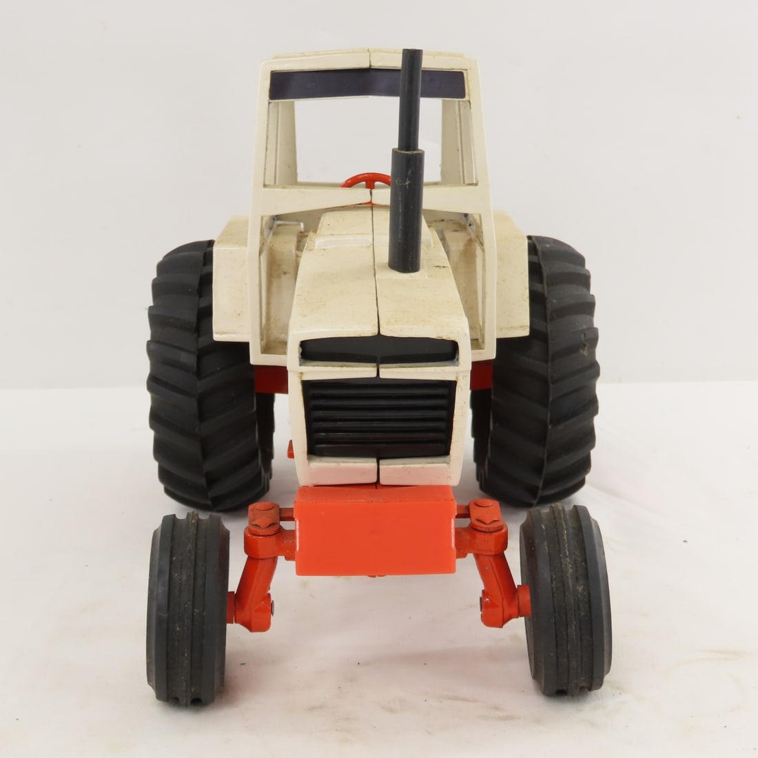 ERTL CASE Agri-King 1070 WF Tractor with Cab - 8