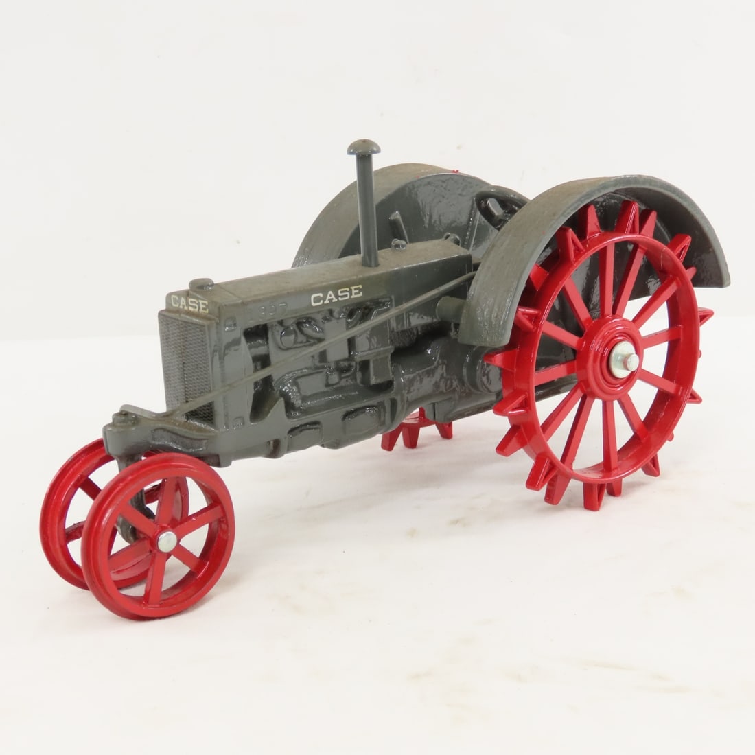 Scale Models JLE #8 ERTL CASE 1930 CC Tractor: Scale Models JLE #8 ERTL CASE 1930 CC Tractor - Joseph L Ertl Collector Series #8, stamped 1357, 1/16 Diecast, LOT SIZE: 9x5x5" 2 LBSAll information and photos, which are part of the description) are