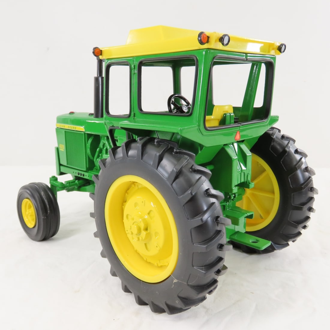 ERTL JD 4520 Tractor 2001 Toy Farmer National Show - 3