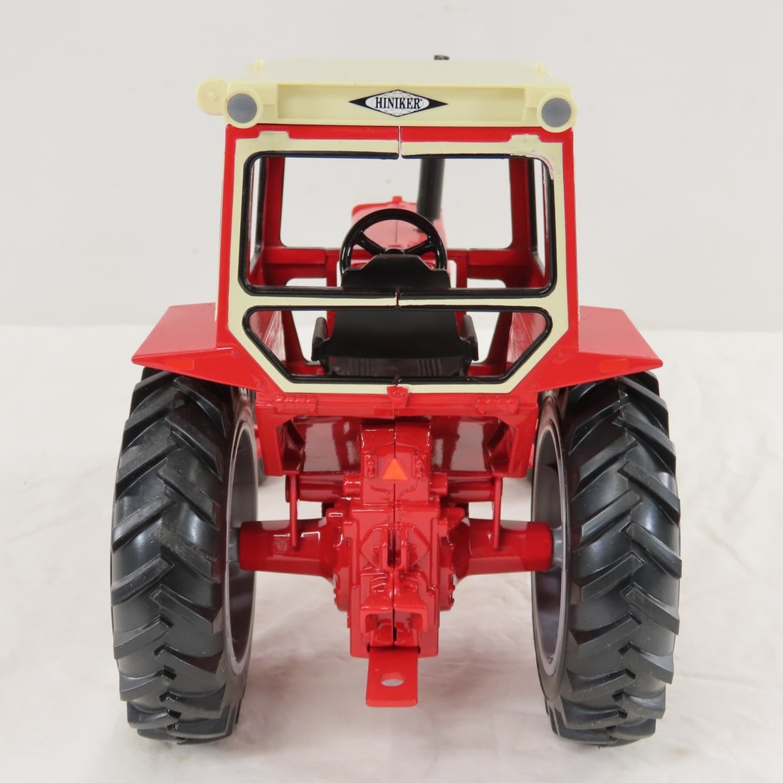 ERTL International Custom 756 w/ Hinniker 1300 Cab - 4