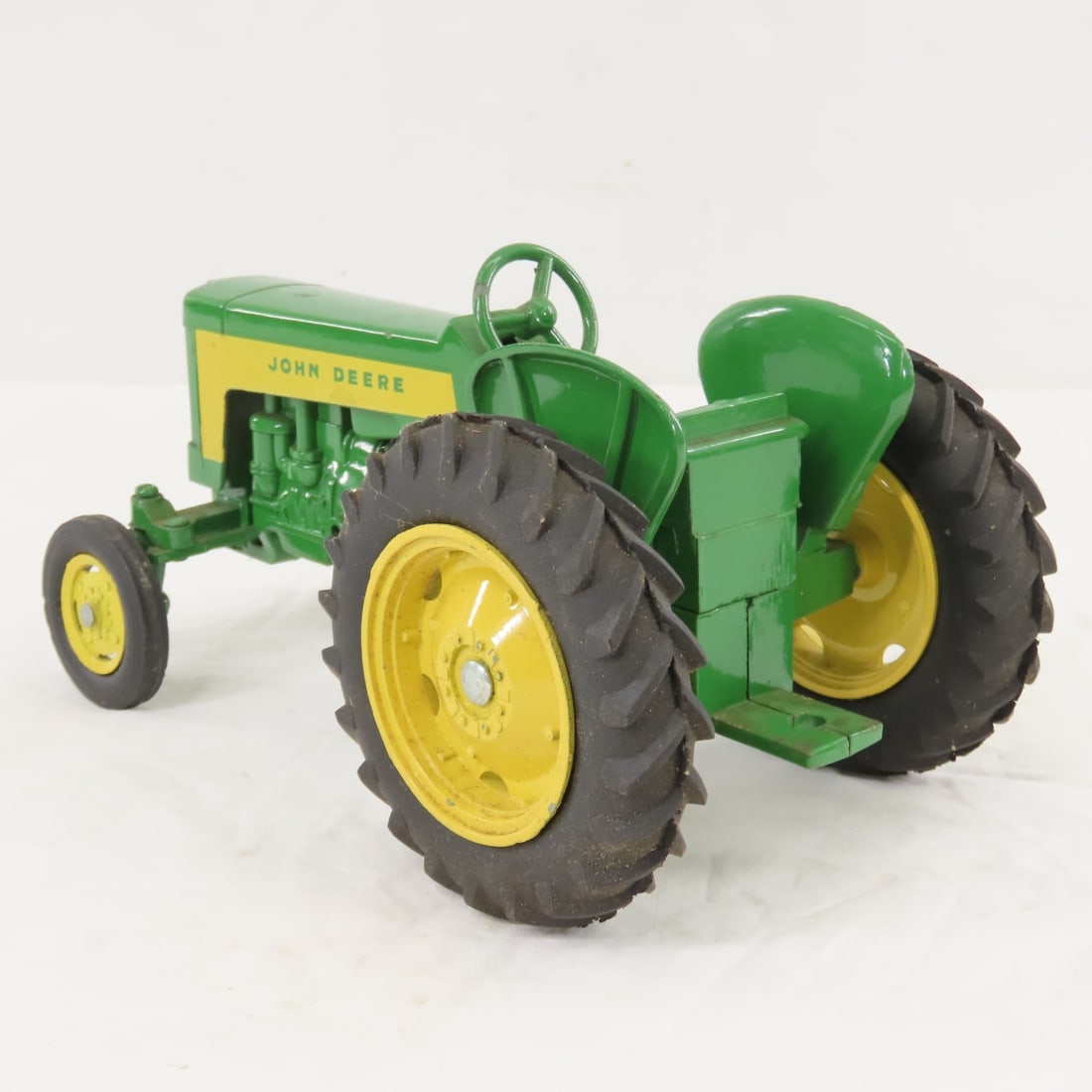 ESKA John Deere 430 WF Tractor 1/16 Diecast - 3