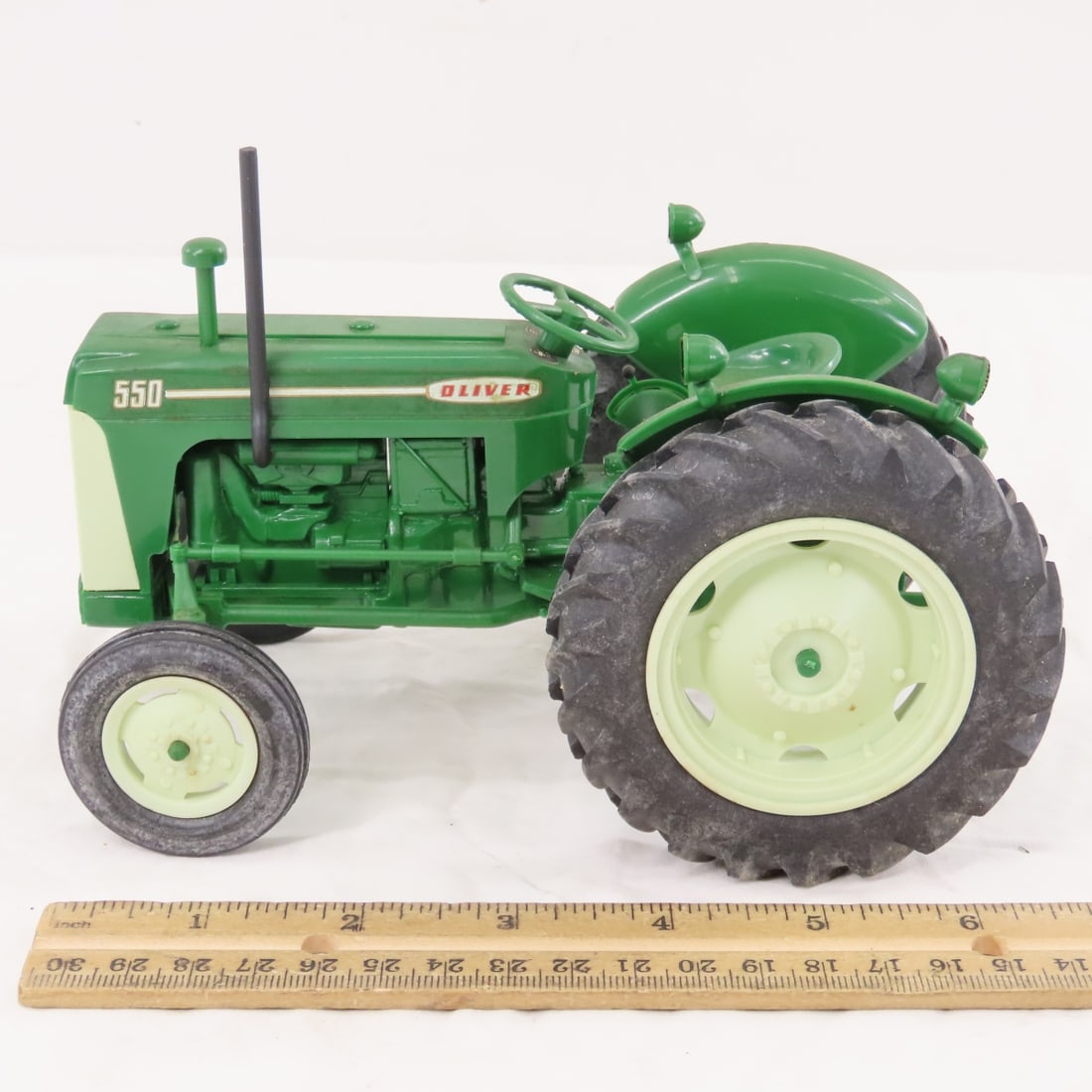 Yoder's Oliver 550 WF Plastic Tractor 1/16 Scale - 2