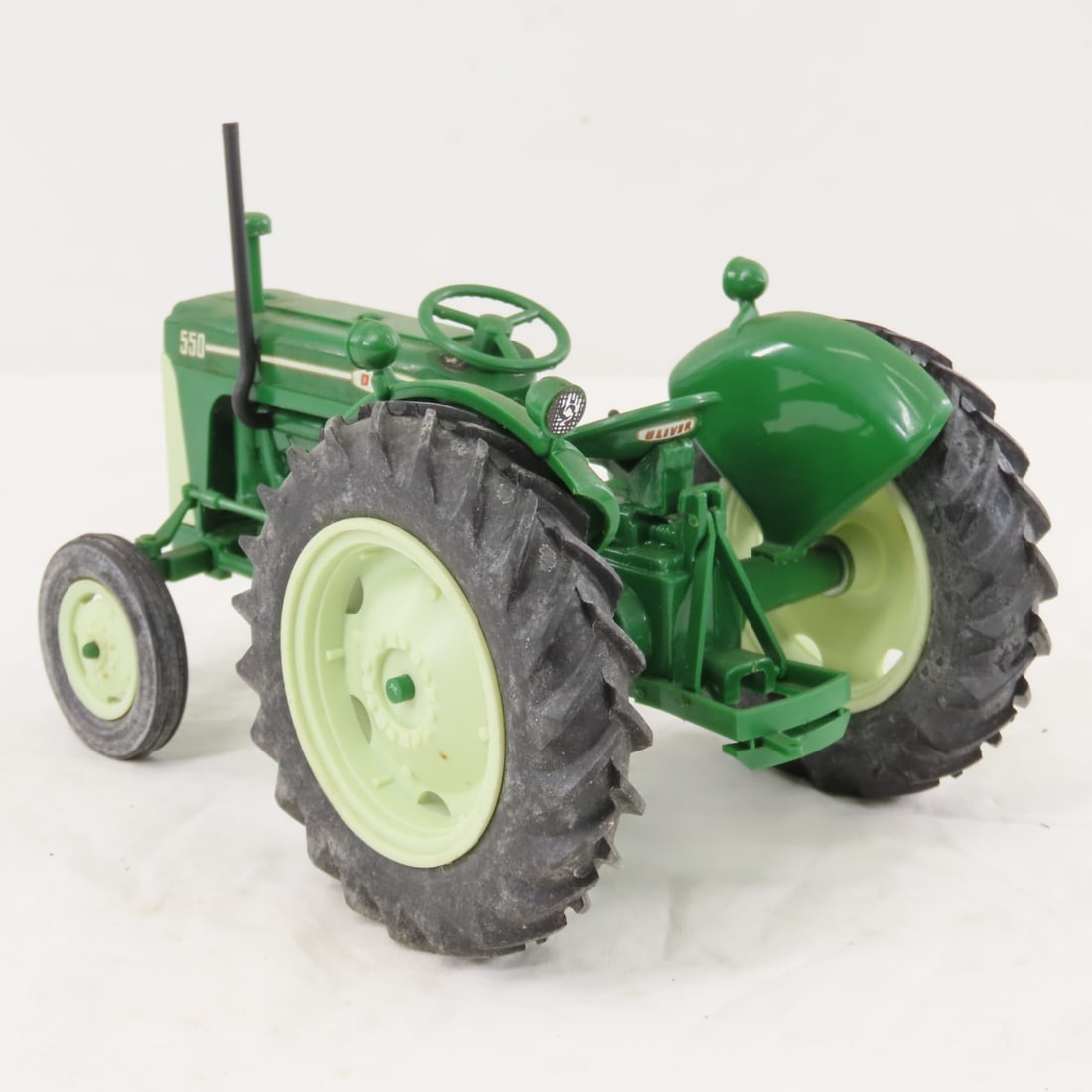 Yoder's Oliver 550 WF Plastic Tractor 1/16 Scale - 3