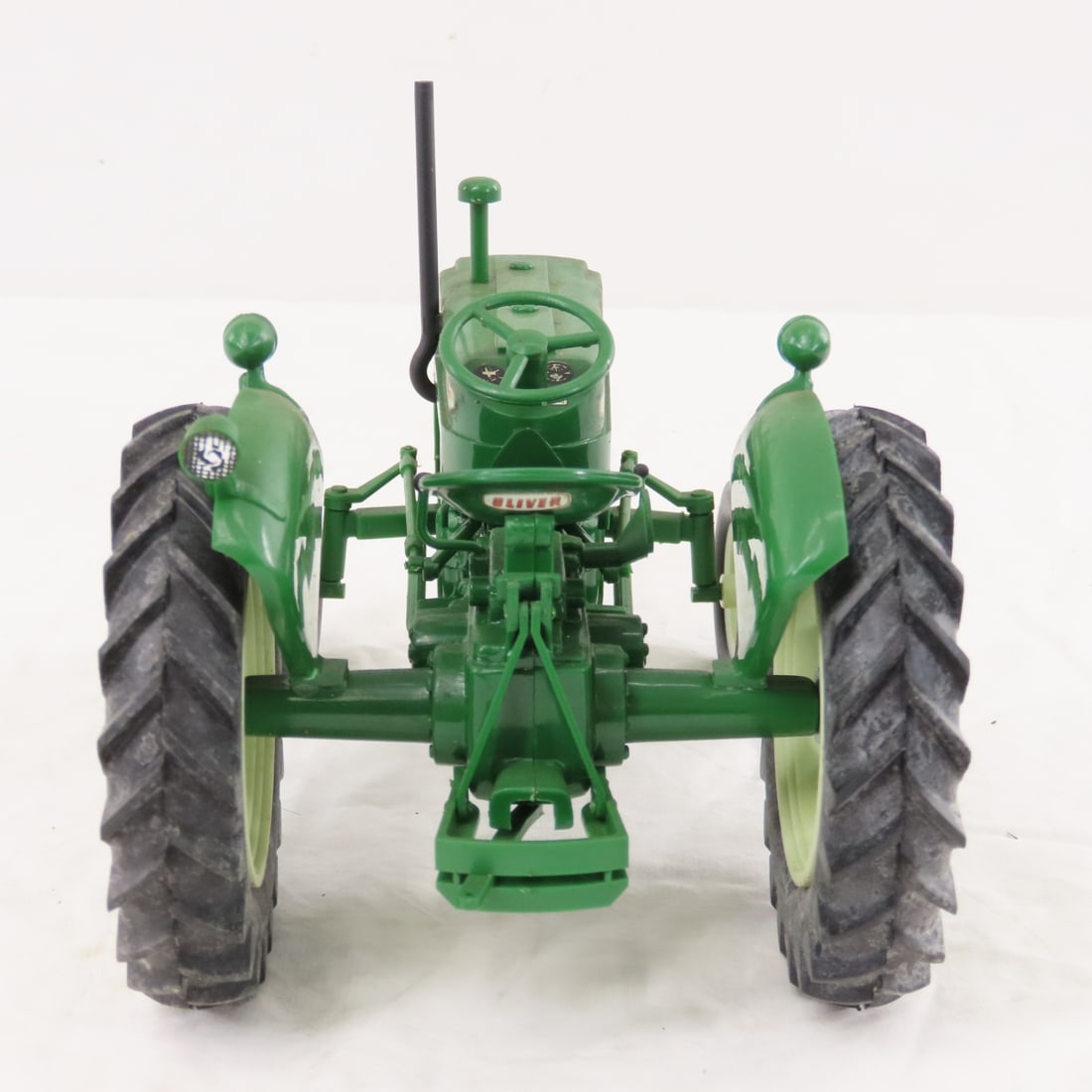 Yoder's Oliver 550 WF Plastic Tractor 1/16 Scale - 4