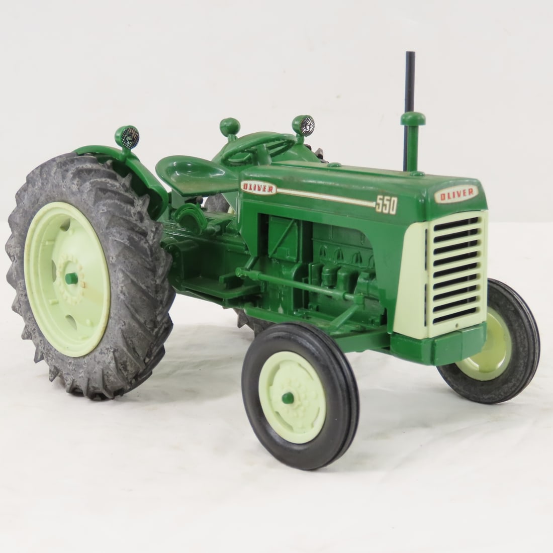 Yoder's Oliver 550 WF Plastic Tractor 1/16 Scale - 7