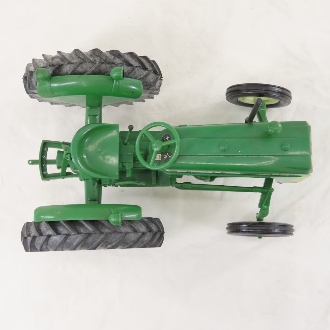Yoder's Oliver 550 WF Plastic Tractor 1/16 Scale - 9
