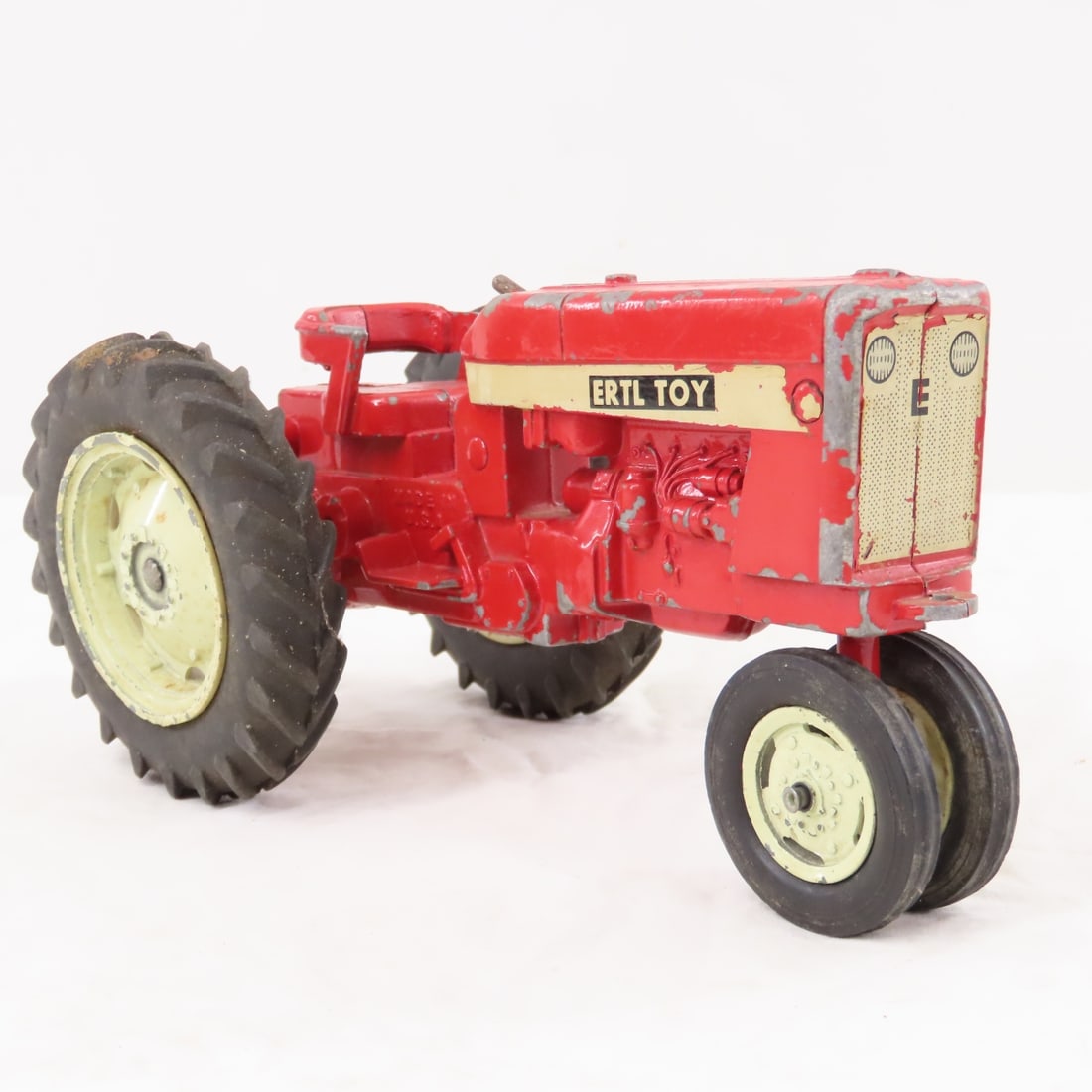 IH 404 "ERTL TOY" Tractor- Missing Steel Wheel - 7