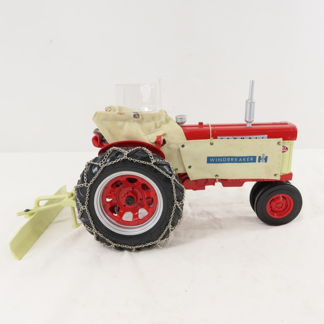 ERTL Farmall 460 Tractor w/Blade & Windbreaker - 6