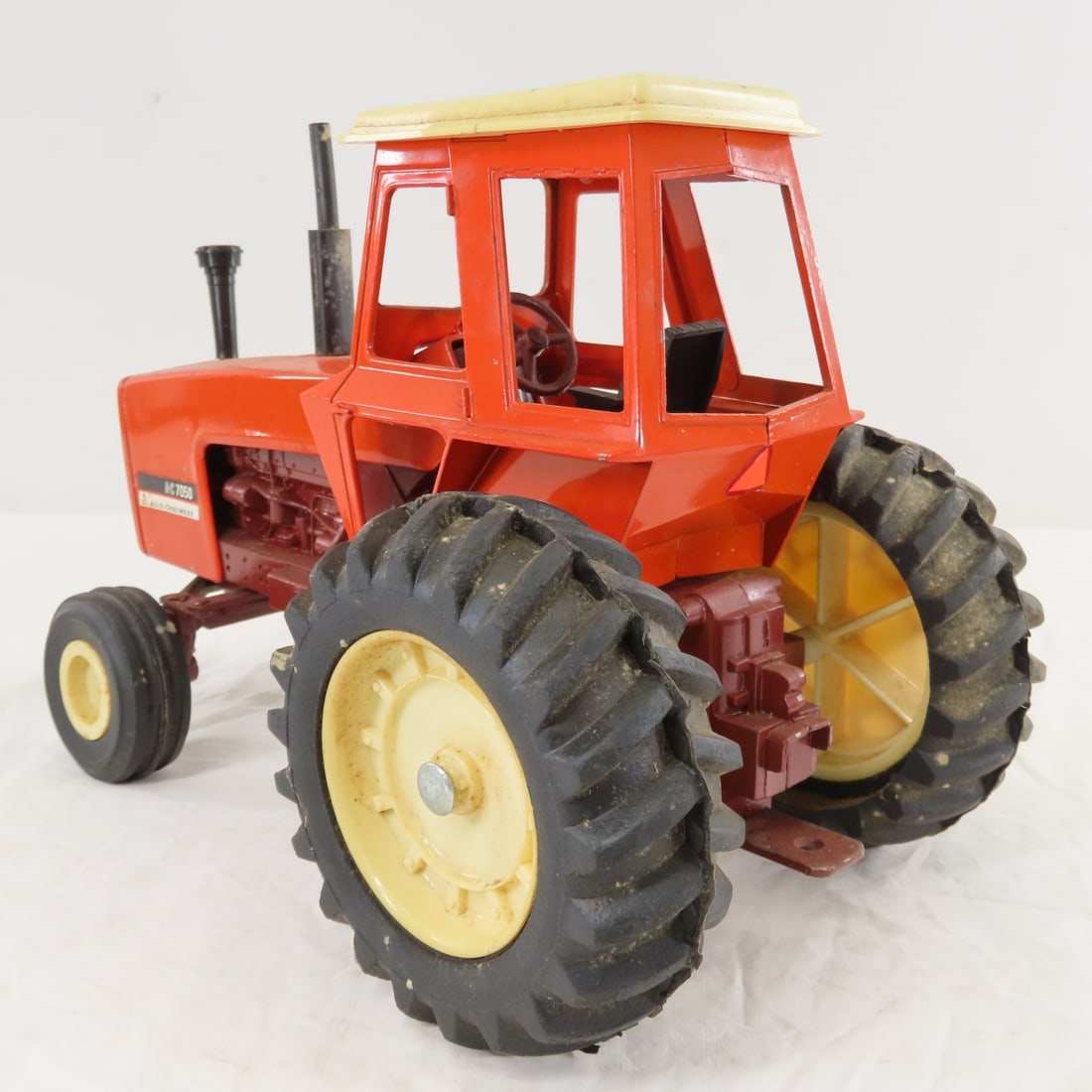 ERTL Allis-Chalmers 7050 Tractor- Maroon Belly - 3