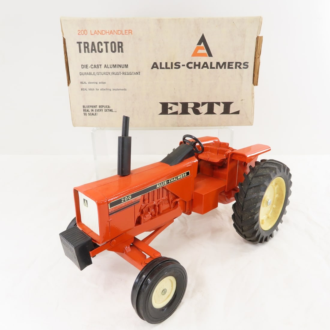 ERTL Allis-Chalmers 200 Landhandler Tractor w/box - 2