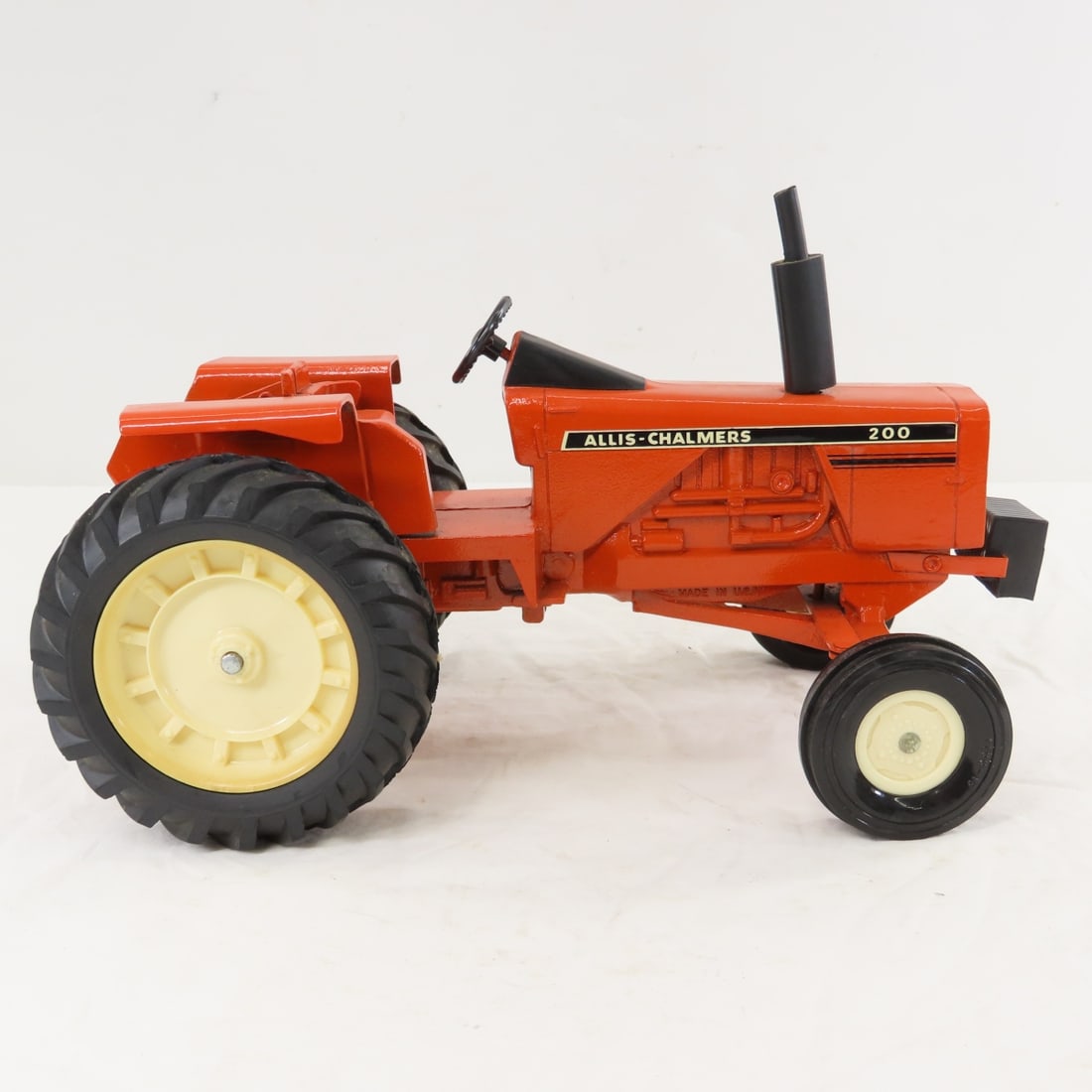 ERTL Allis-Chalmers 200 Landhandler Tractor w/box - 7