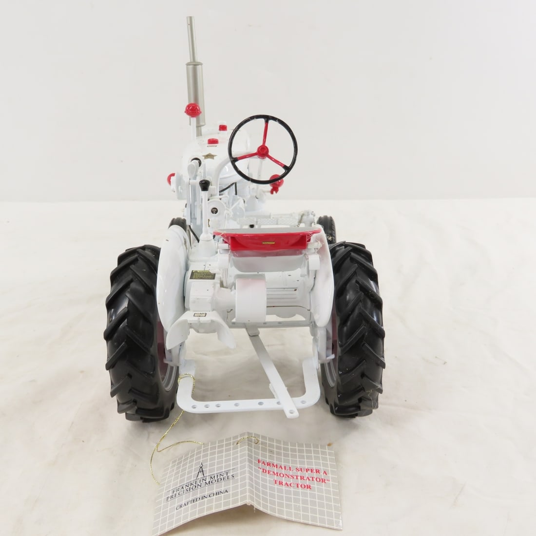 Franklin Mint Farmall Super A Demonstrator Tractor - 4