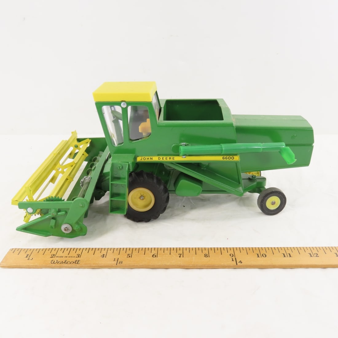 ERTL John Deere 6600 Combine- Repainted - 2