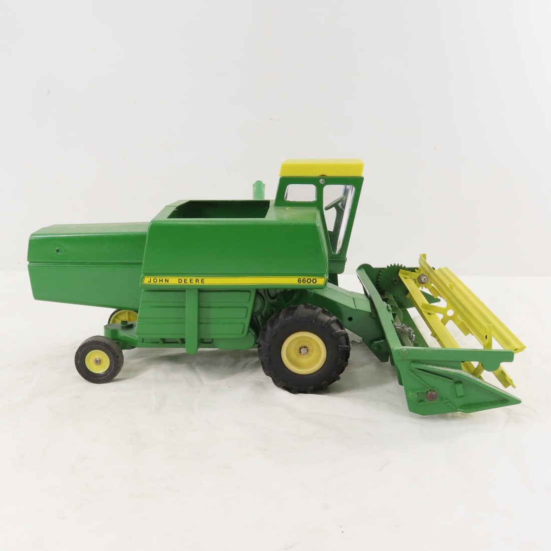 ERTL John Deere 6600 Combine- Repainted - 6
