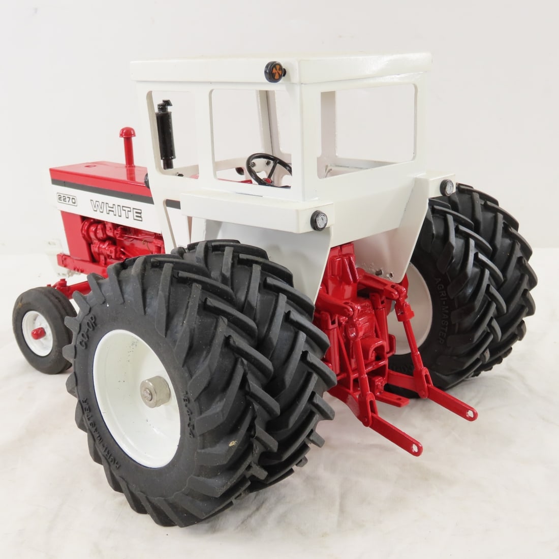 Gilbert Berg White 2270 WF Tractor with Cab - 3