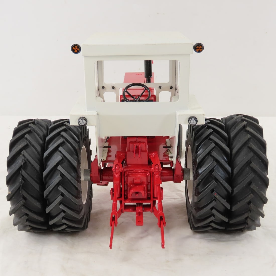 Gilbert Berg White 2270 WF Tractor with Cab - 4
