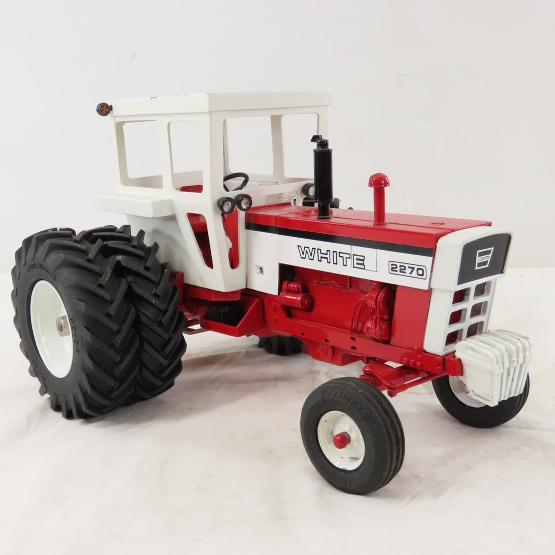 Gilbert Berg White 2270 WF Tractor with Cab - 7