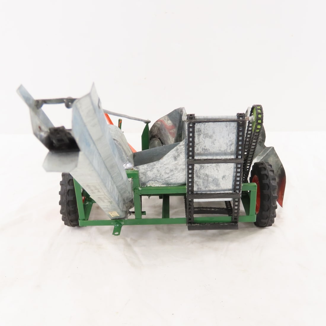 Weber's Gem Acres New Idea 2 Row Corn Picker - 4