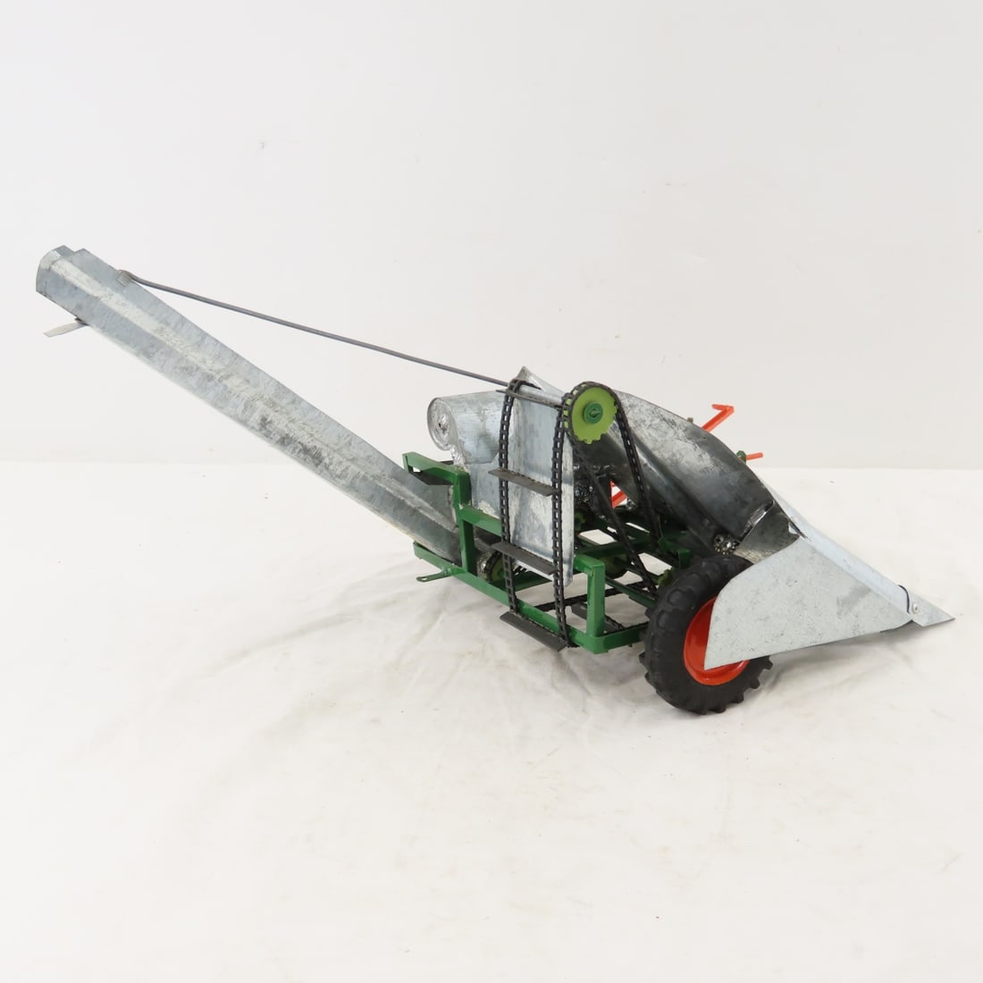 Weber's Gem Acres New Idea 2 Row Corn Picker - 5