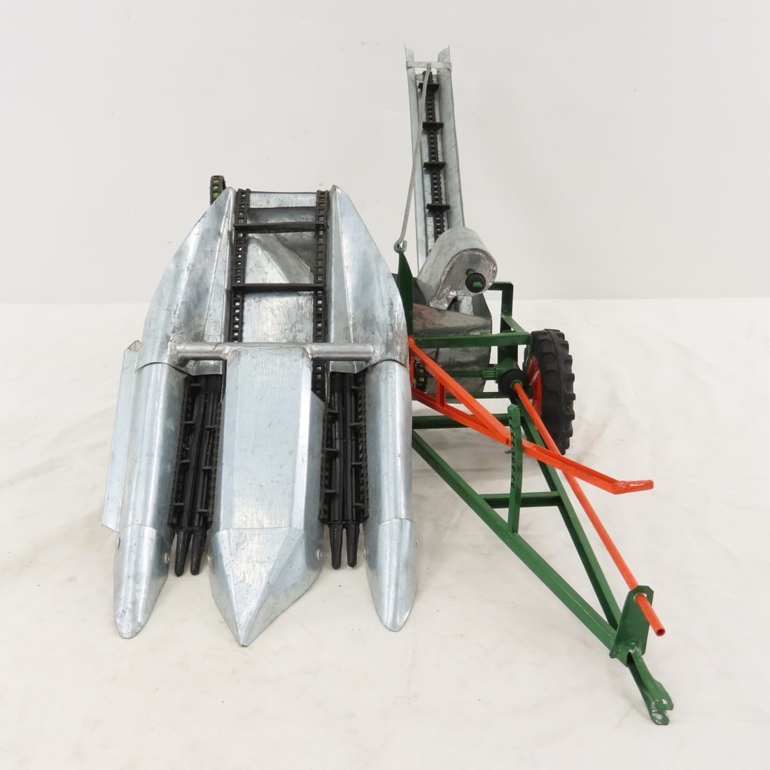 Weber's Gem Acres New Idea 2 Row Corn Picker - 8