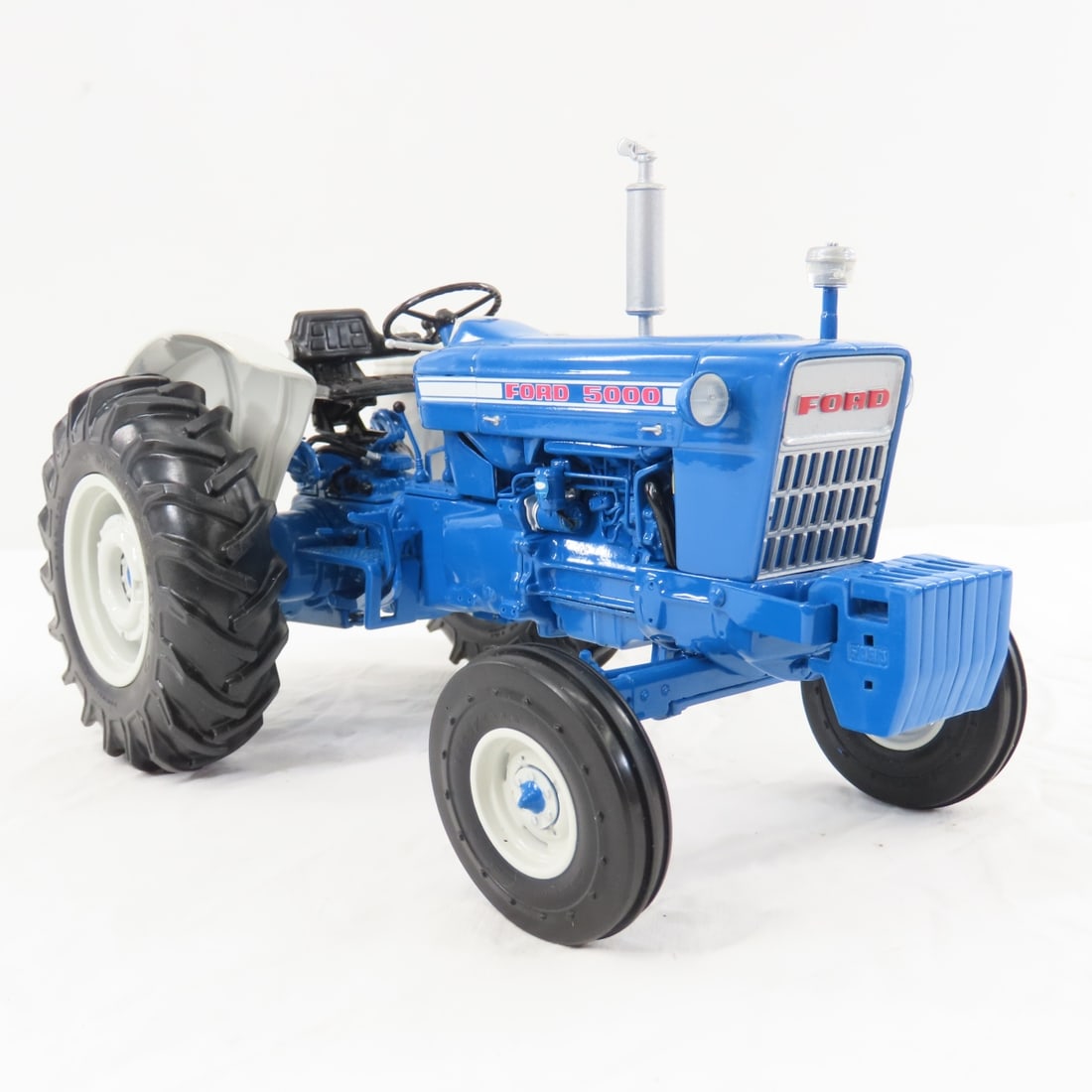 ERTL Precision Series FORD 5000 WF Tractor - 7