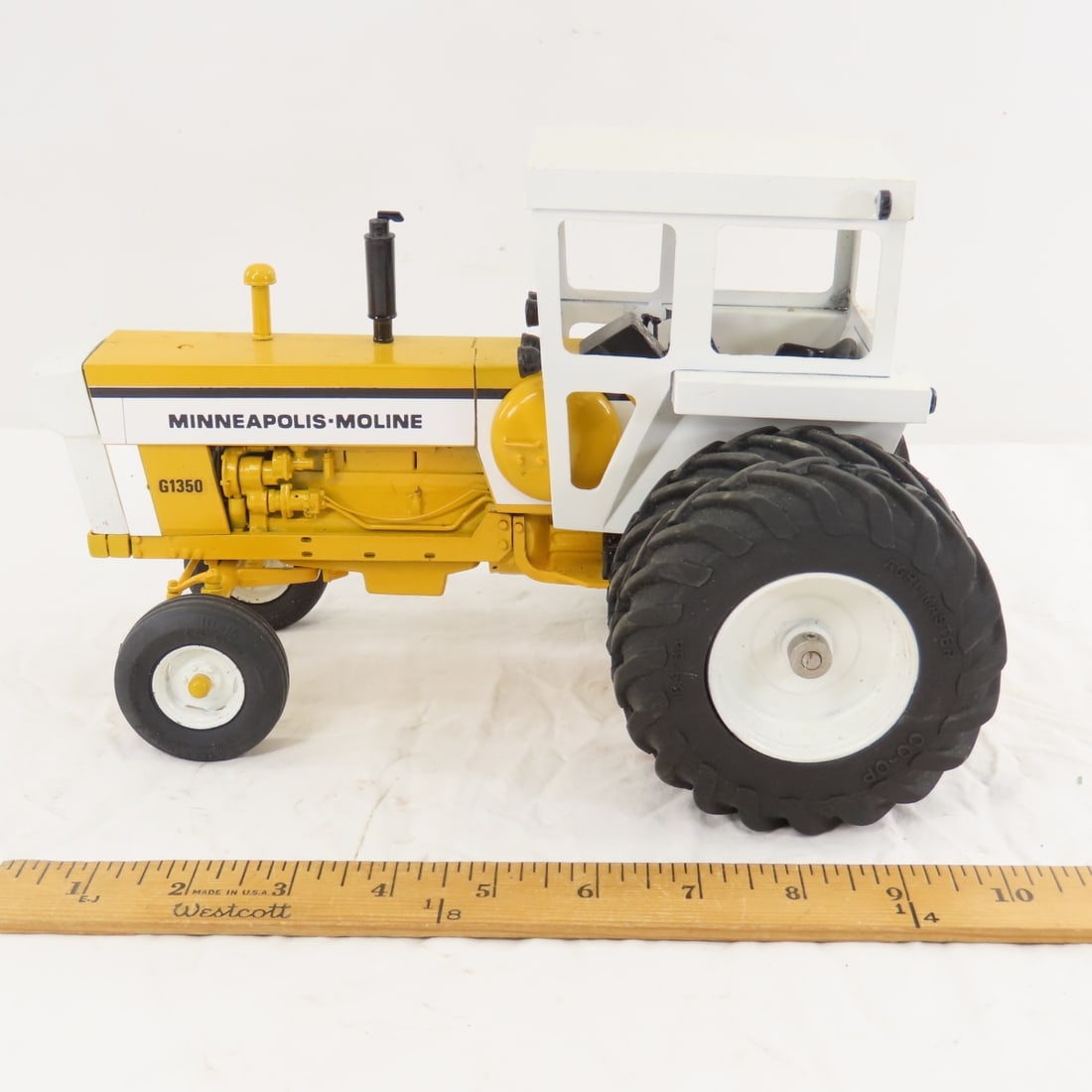 Gilbert Berg White M-M G1350 WF Tractor with Cab - 2