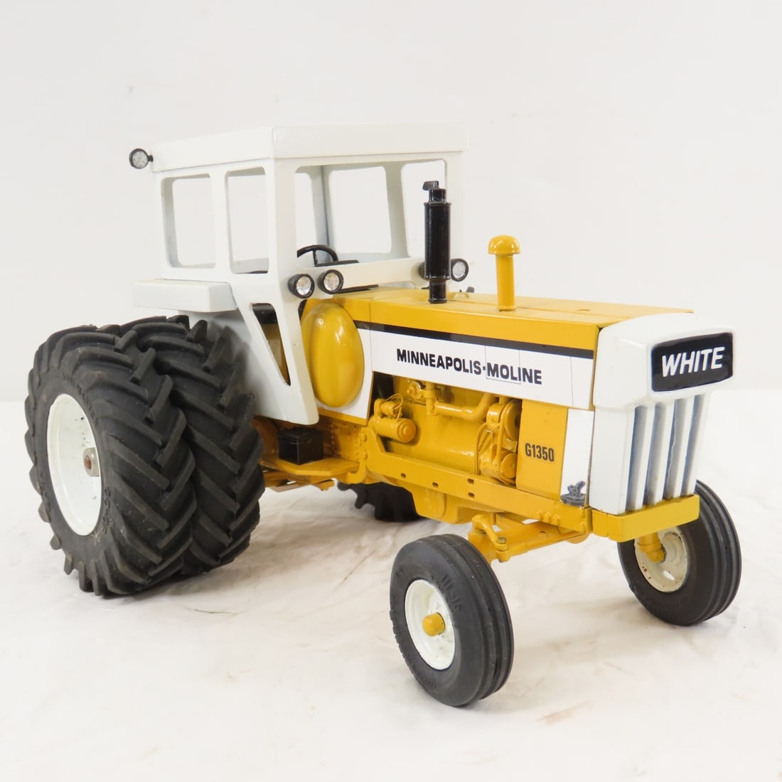 Gilbert Berg White M-M G1350 WF Tractor with Cab - 7