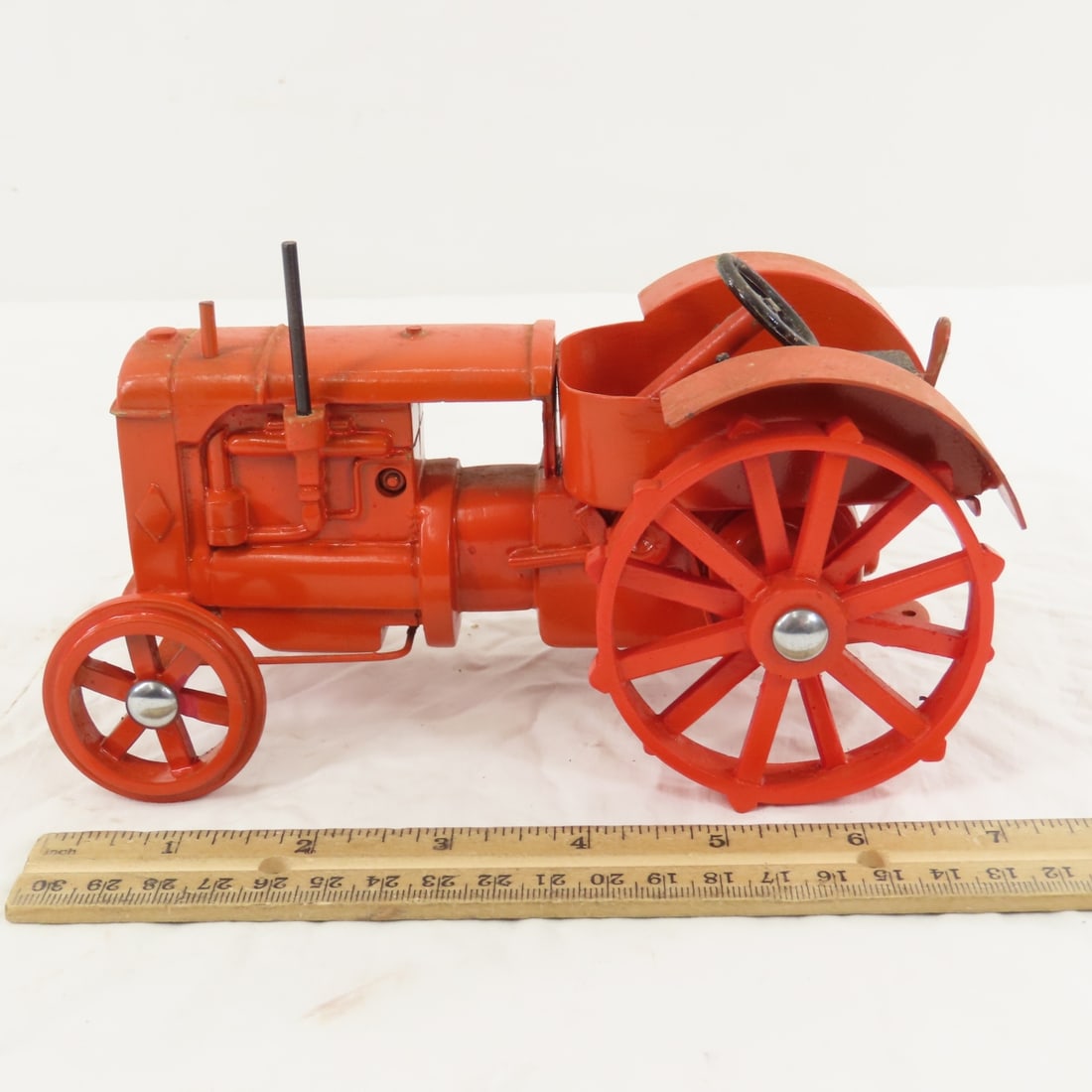 Vintage Marbil Models Allis-Chalmers 1/16 Tractor - 2