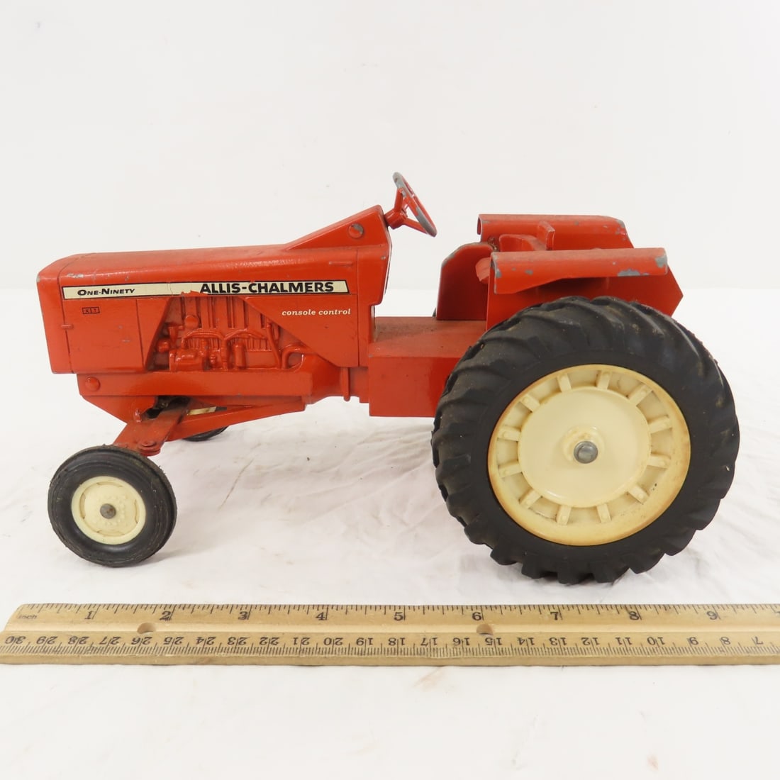ERTL Allis-Chalmers One-Ninety XT Row Crop Tractor - 2