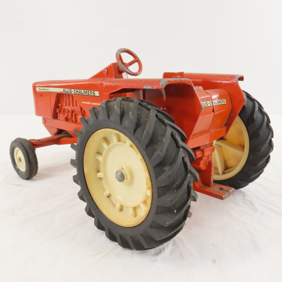 ERTL Allis-Chalmers One-Ninety XT Row Crop Tractor - 3