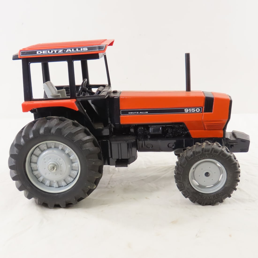 ERTL Deutz-Allis 9150 WF Tractor with ROPS - 6