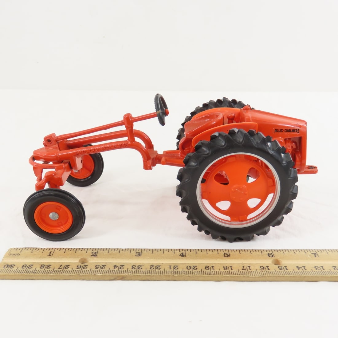 Allis-Chalmers G 1948 Antique Tractor No 1 - 2