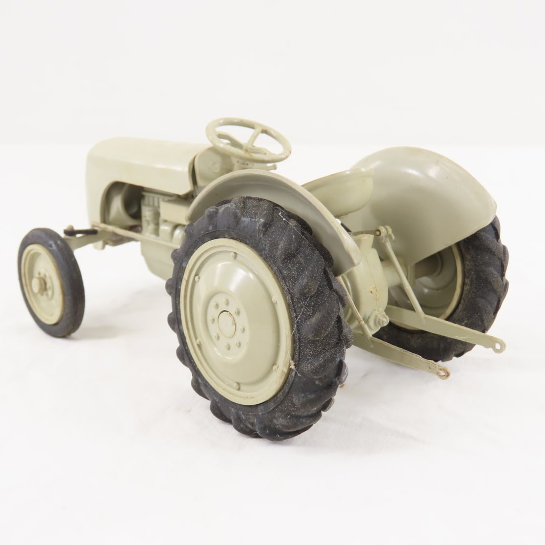 2 Ferguson TO-30 Plastic Tractor Models - 3