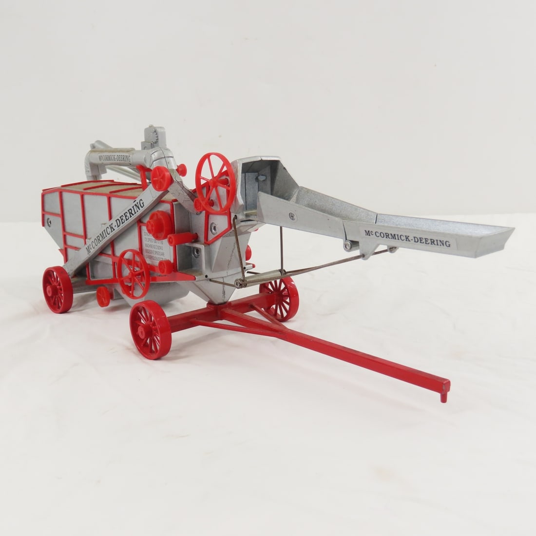Spec Cast 1994 Sp. Ed. McCormick-Deering Thresher - 7
