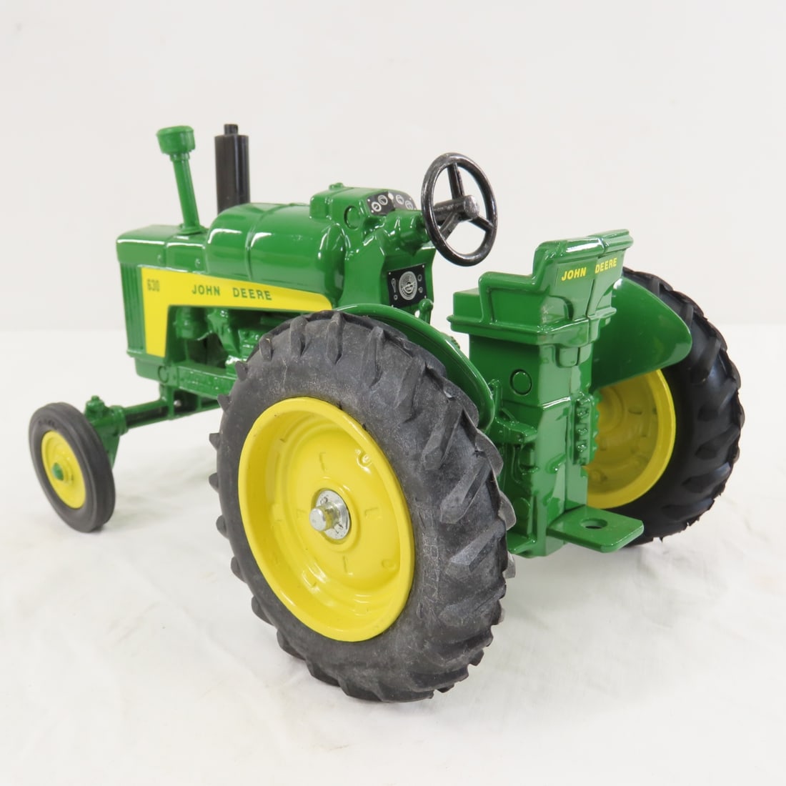 ERTL John Deere 630LP Tractor 1988 Toy Farmer - 3