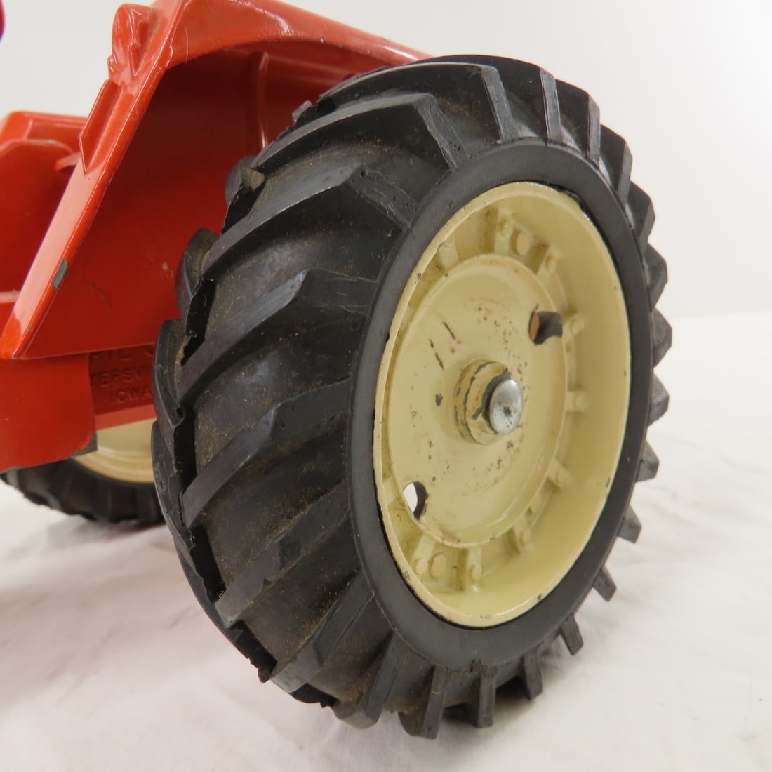 ERTL Allis-Chalmers One-Ninety Row Crop Tractor - 14