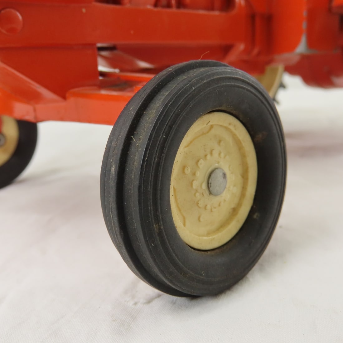 ERTL Allis-Chalmers One-Ninety Row Crop Tractor - 15
