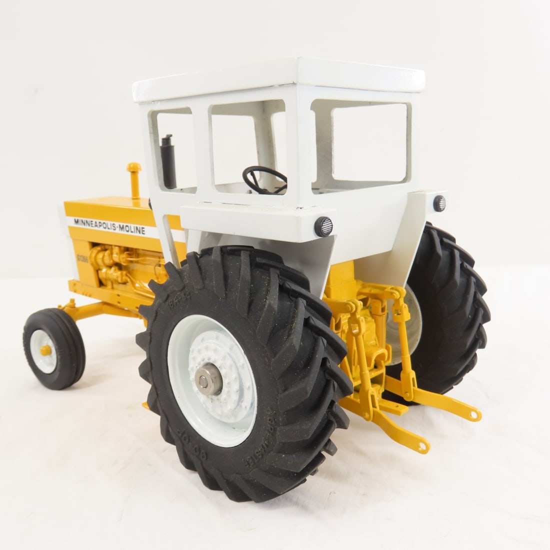 Gilbert Berg M-M White G1355 Tractor w/ Cab - 3