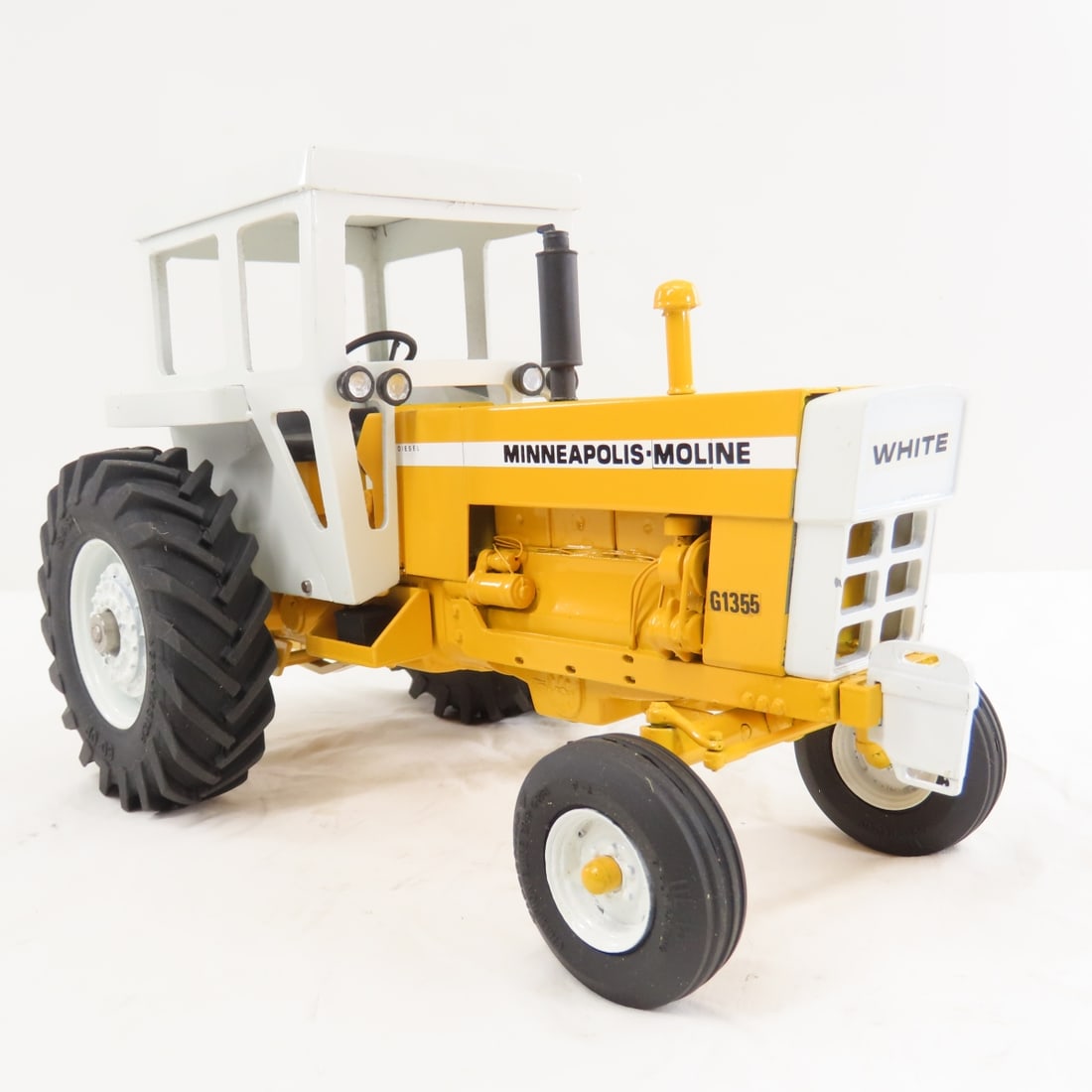 Gilbert Berg M-M White G1355 Tractor w/ Cab - 7