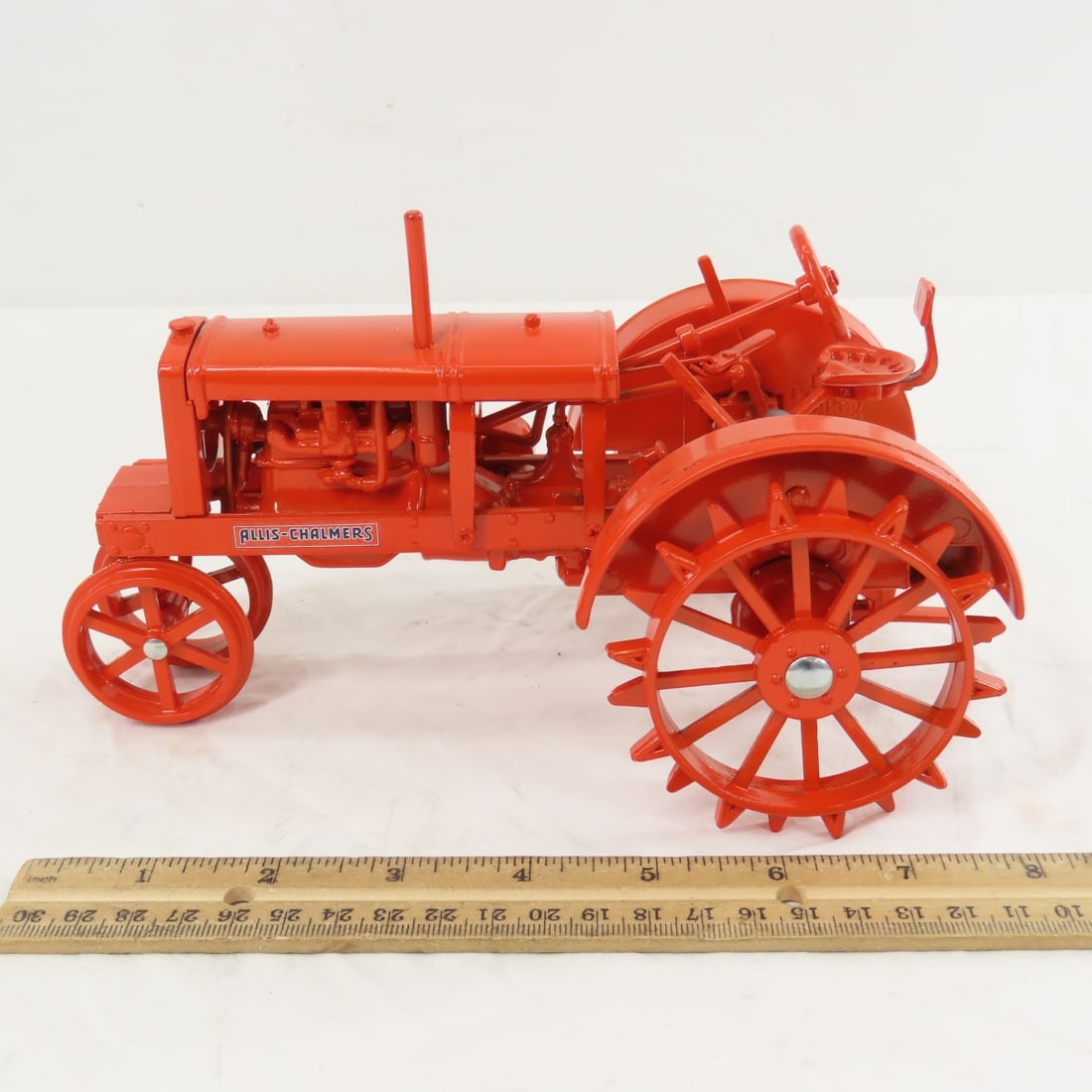 JLE Scale Models Allis-Chalmers Tractor 1992 Show - 2