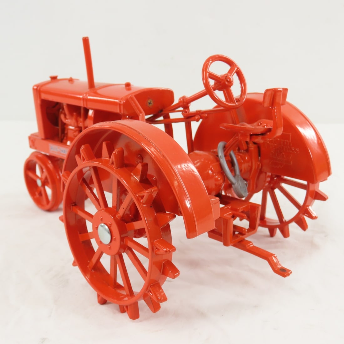 JLE Scale Models Allis-Chalmers Tractor 1992 Show - 3