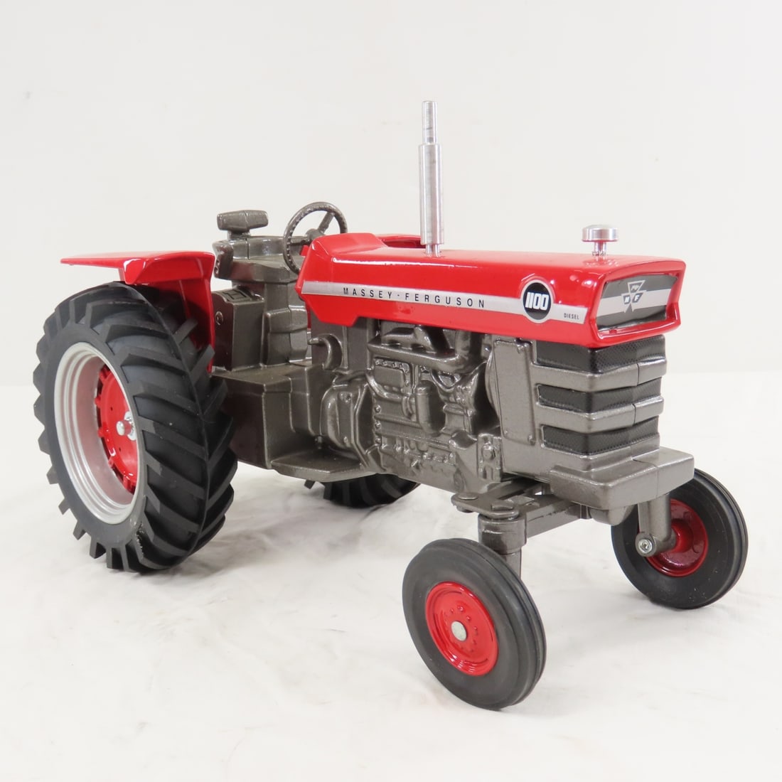Scale Models Massey-Ferguson 1100 Diesel Tractor - 7