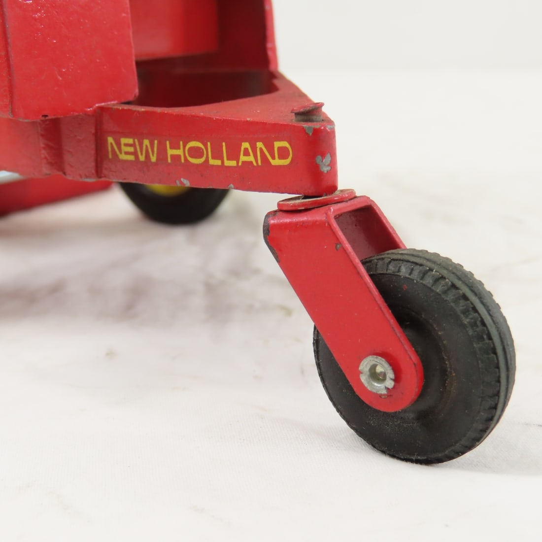 ERTL New Holland Sperry Rand Swather - 13