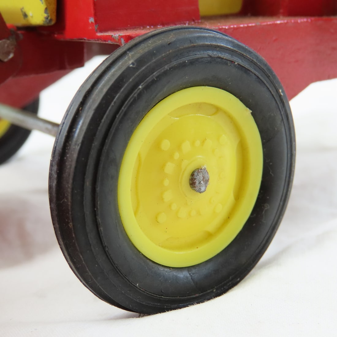 ERTL New Holland Sperry Rand Swather - 14