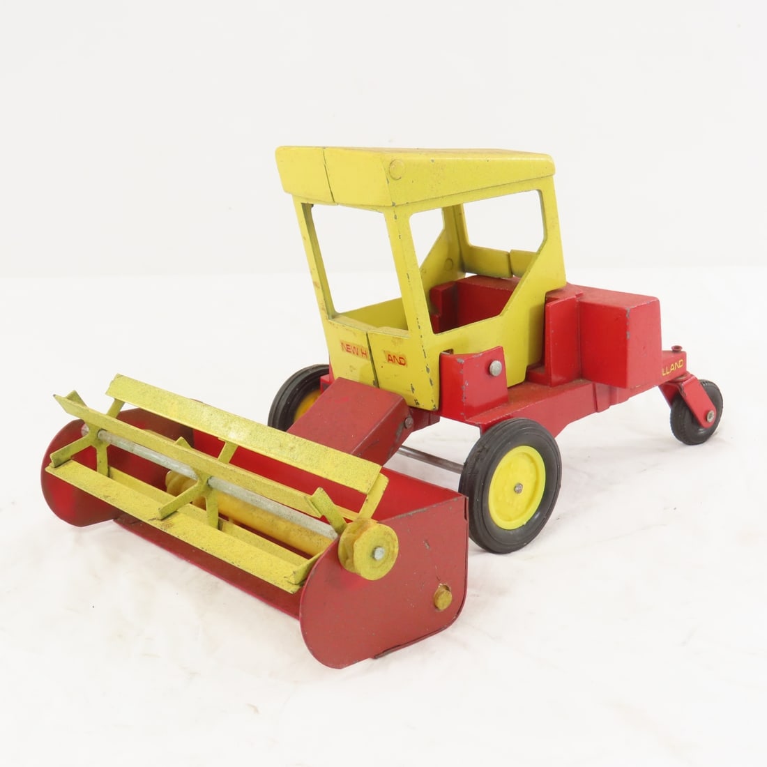 ERTL New Holland Sperry Rand Swather (1 of 14)