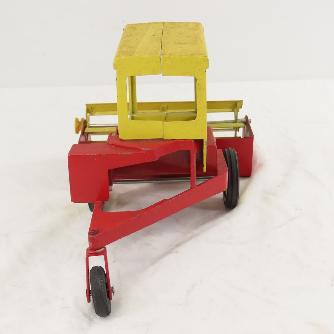 ERTL New Holland Sperry Rand Swather - 4