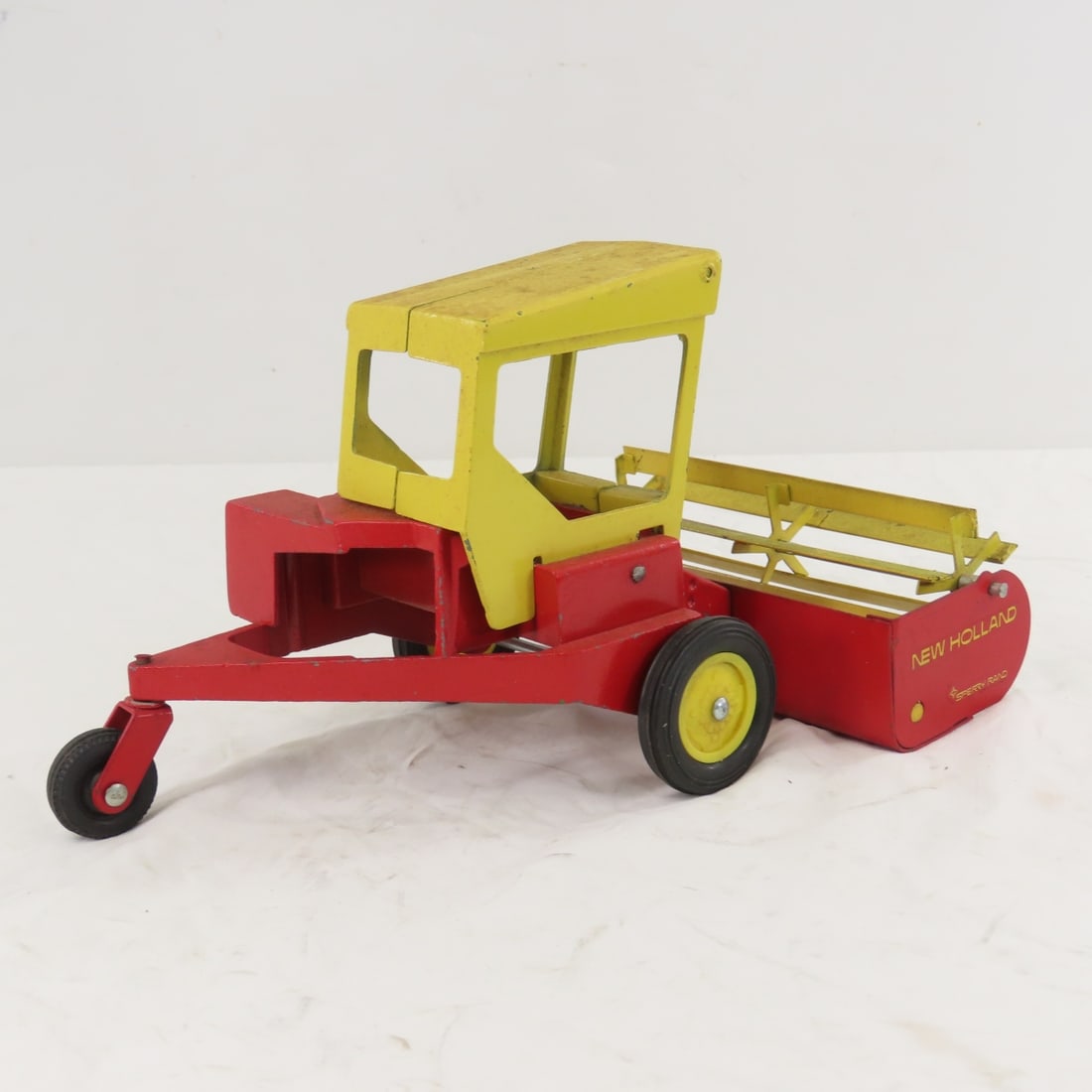 ERTL New Holland Sperry Rand Swather - 5