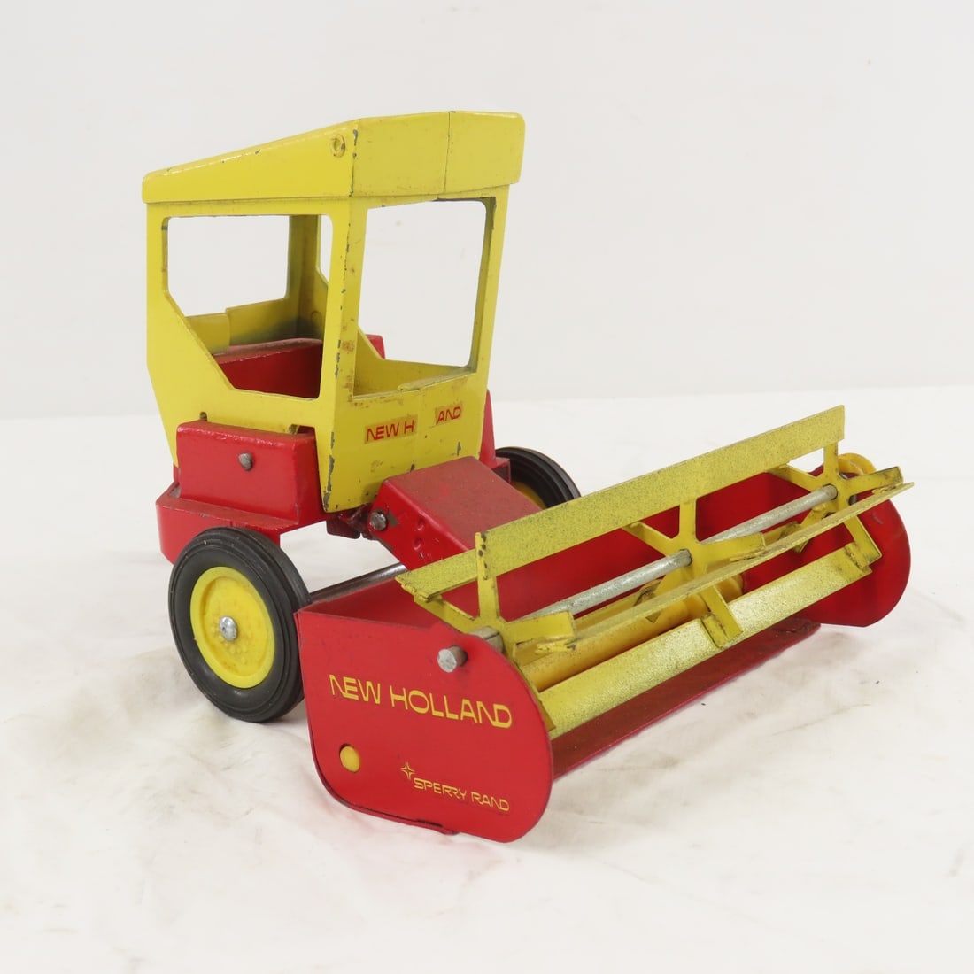 ERTL New Holland Sperry Rand Swather - 7